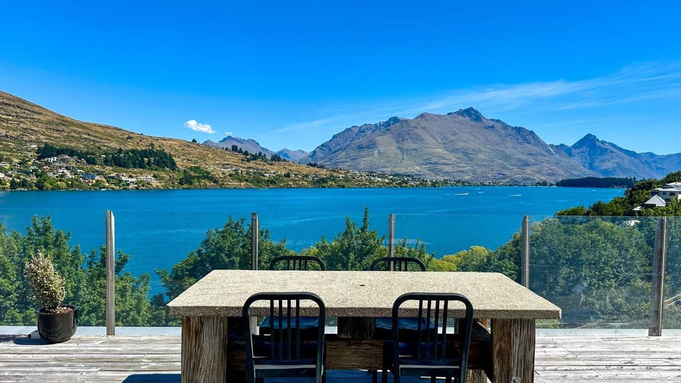 Day, Natural landscape, Dining area, Lake view, Mountain view