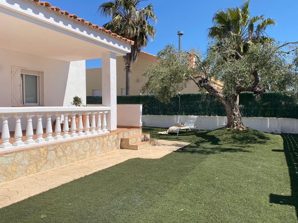 Garden, Garden, Balcony/Terrace, sunbed