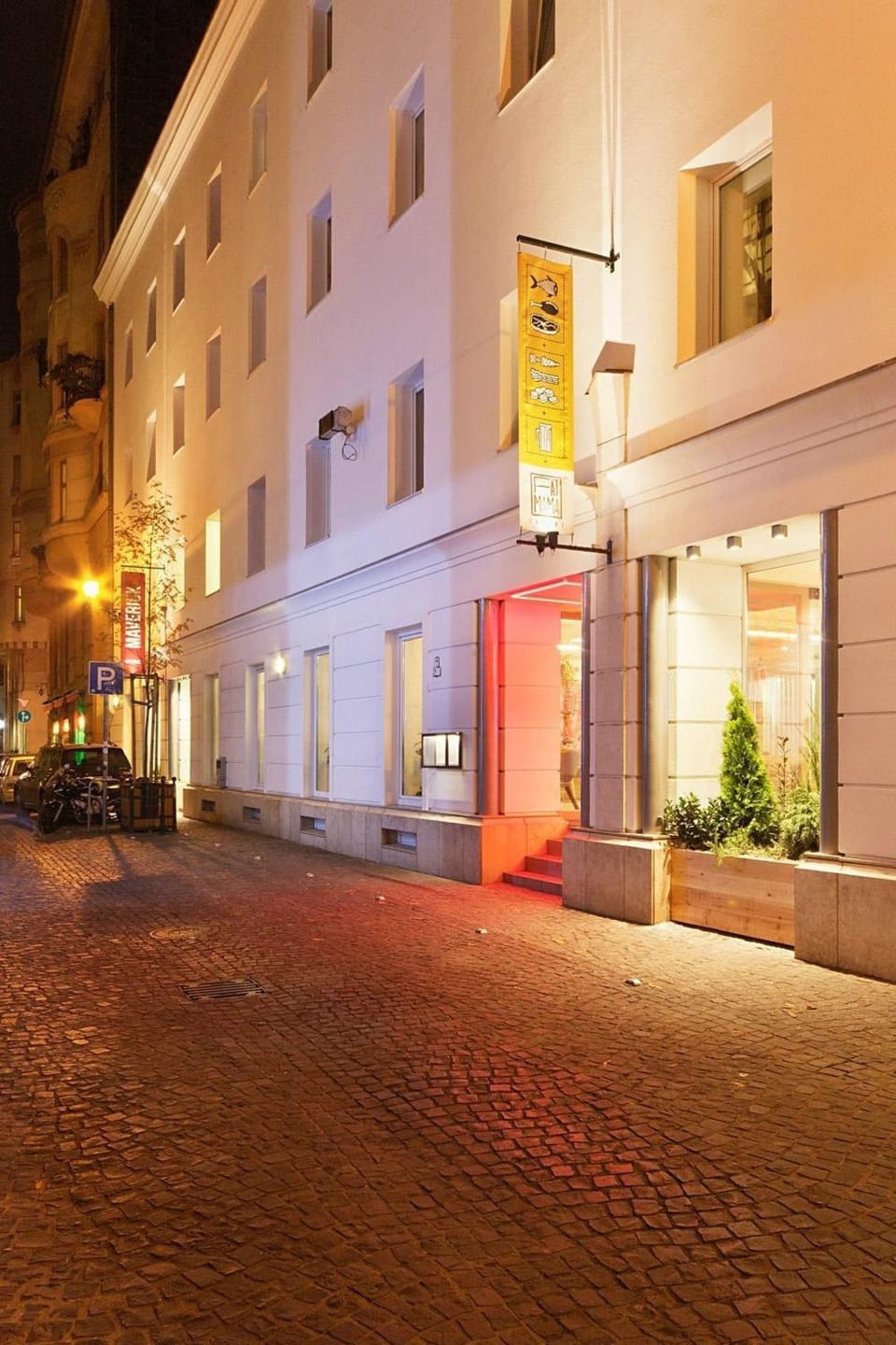 Property building, Restaurant/places to eat, Off site, Night, Neighbourhood, City view, Street view, Location