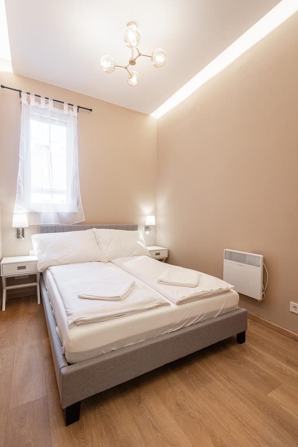 Bed, View (from property/room), View (from property/room), Photo of the whole room, Decorative detail, Decorative detail, Bedroom, furniture, heating, internet, towels