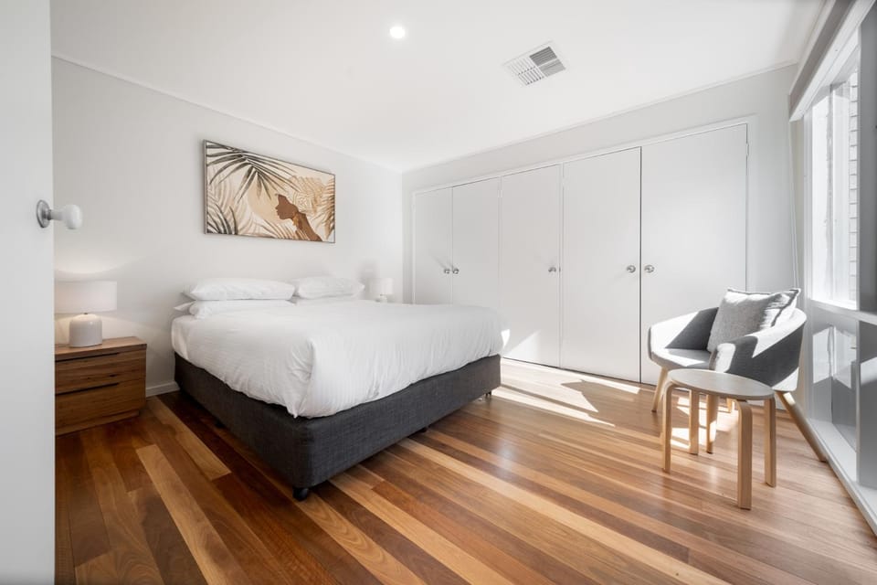 Gorgeous 2-Bed Townhouse with Patio, BBQ & Parking House in Canberra