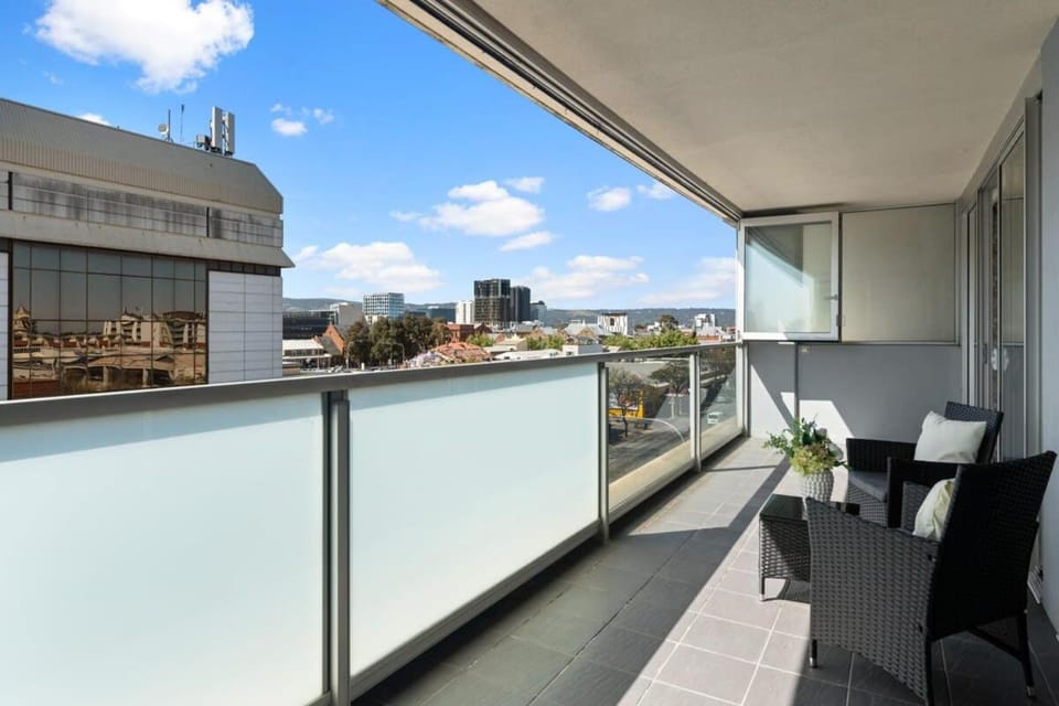 2BR CBD Apt Swimming Pool Sauna SPA CBD Apartment in Adelaide