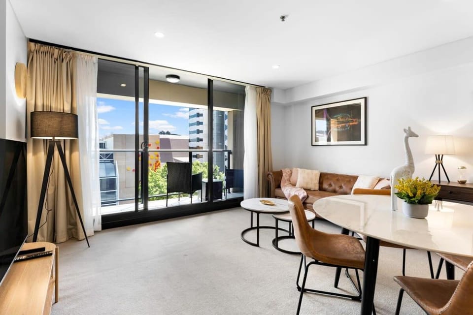 CBD 1BR Apt-104 North Terrace-Walkable CityView Apartment in Adelaide