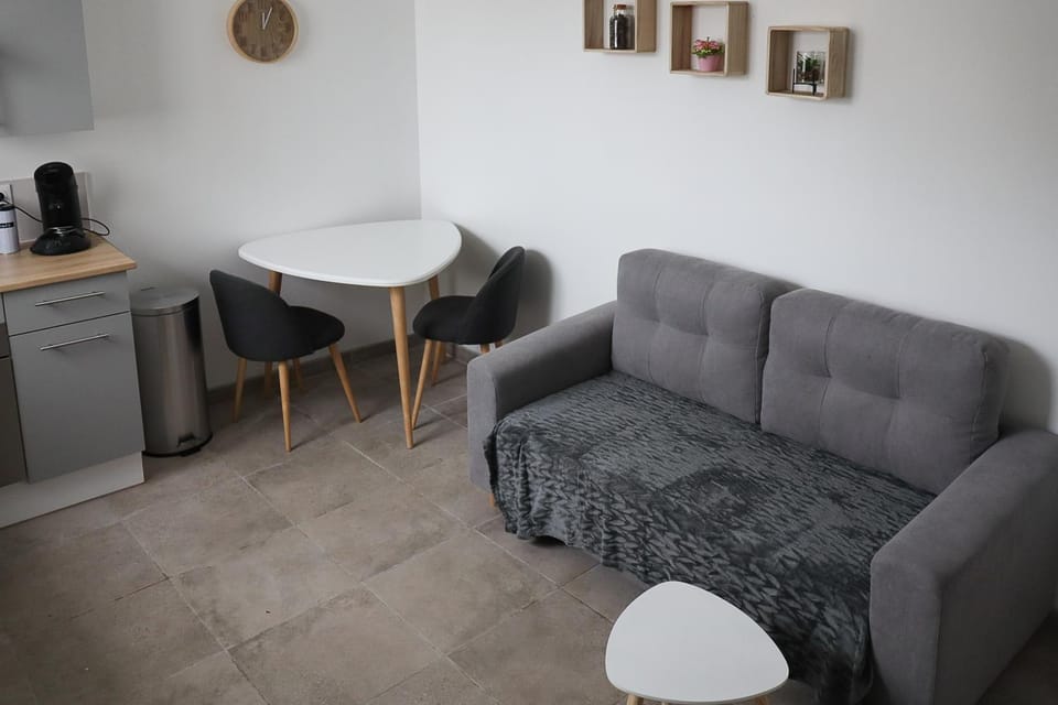 Appartement F2 Bouchain Apartment in Hauts-de-France