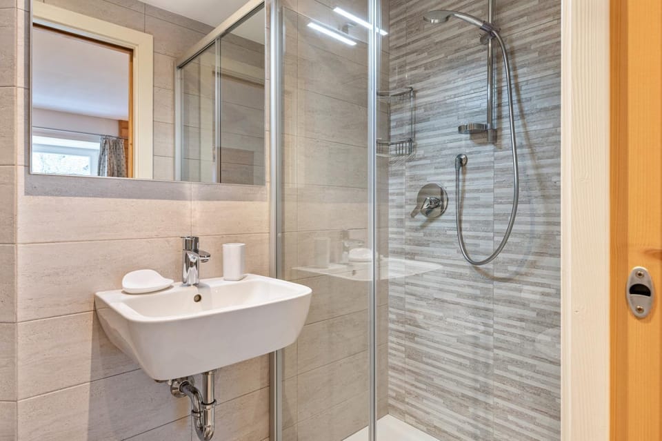 Bathroom, Living room