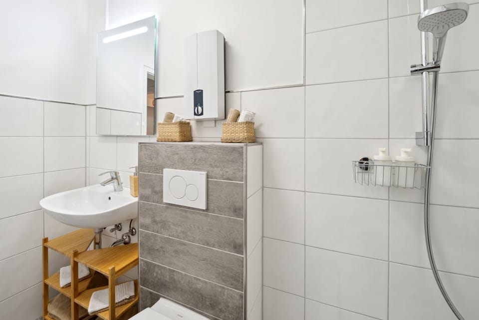 Shower, Bathroom, towels