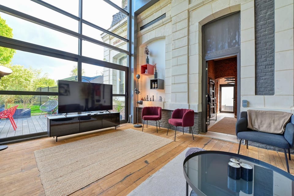 TV and multimedia, Living room, Seating area