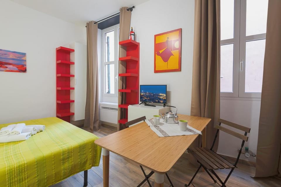TV and multimedia, Dining area