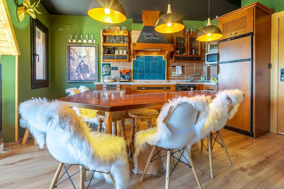PENTHOUSE IN THE CLOUDS & PARKING Apartment in Sierra Nevada