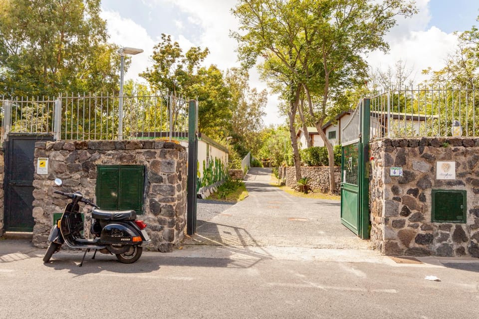 Miniglamp E.V. - Camping Chalet in Ischia