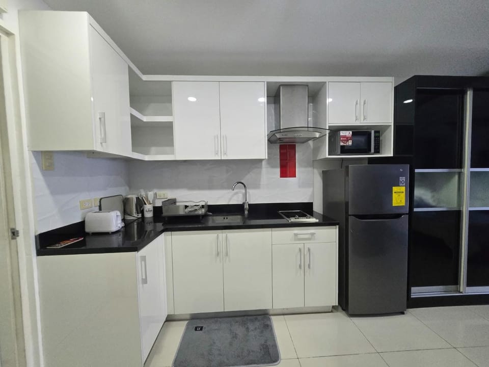 Studio at Kandi Palace near Walking street Apartment in Angeles