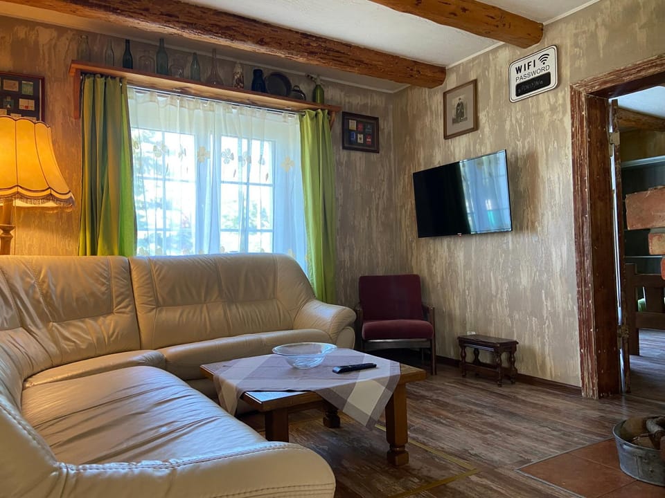 Domek nad jeziorem Bory Tucholskie las jeziora wakacje weekend Błądzim Chalet in Poland