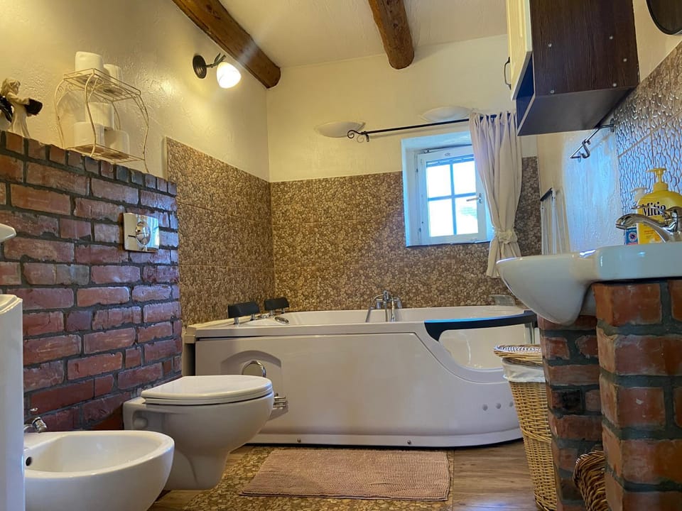 Domek nad jeziorem Bory Tucholskie las jeziora wakacje weekend Błądzim Chalet in Poland
