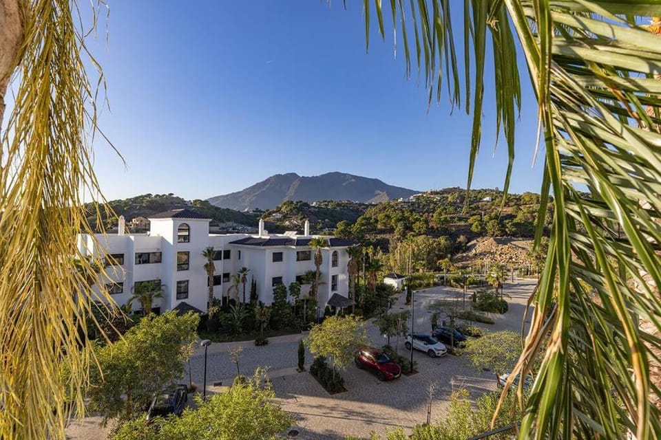 Elegant Two Bedroom Apartment at Estepona Hills! Apartment in Costa del Sol