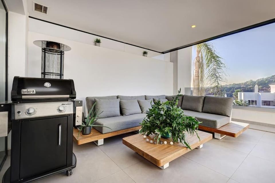 Elegant Two Bedroom Apartment at Estepona Hills! Apartment in Costa del Sol
