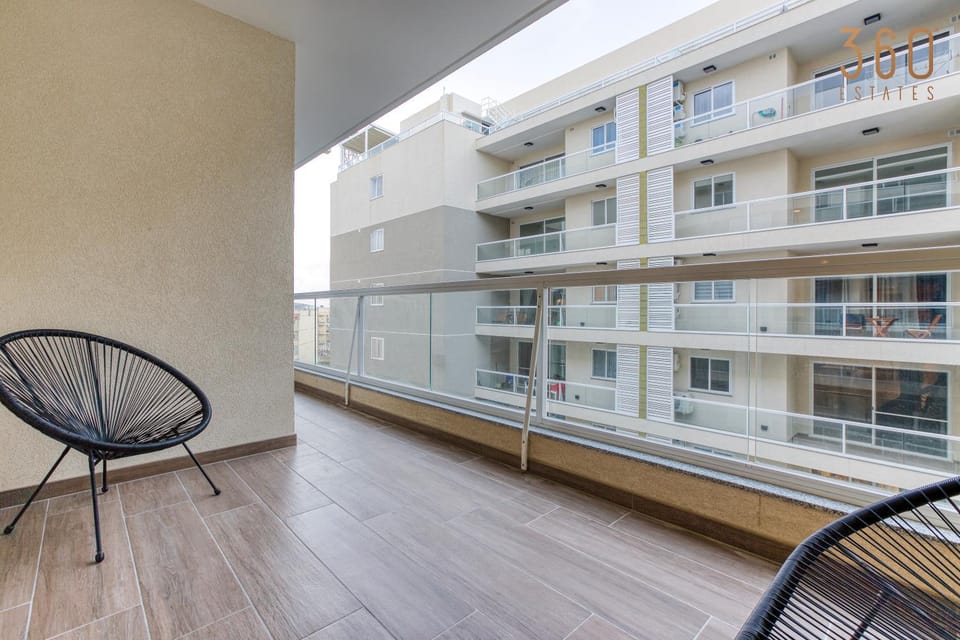 Patio, Day, View (from property/room), Balcony/Terrace