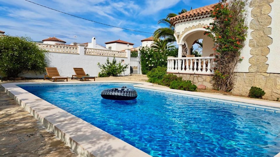 MEDDAYS VILLA SOL Villa in Miami Platja