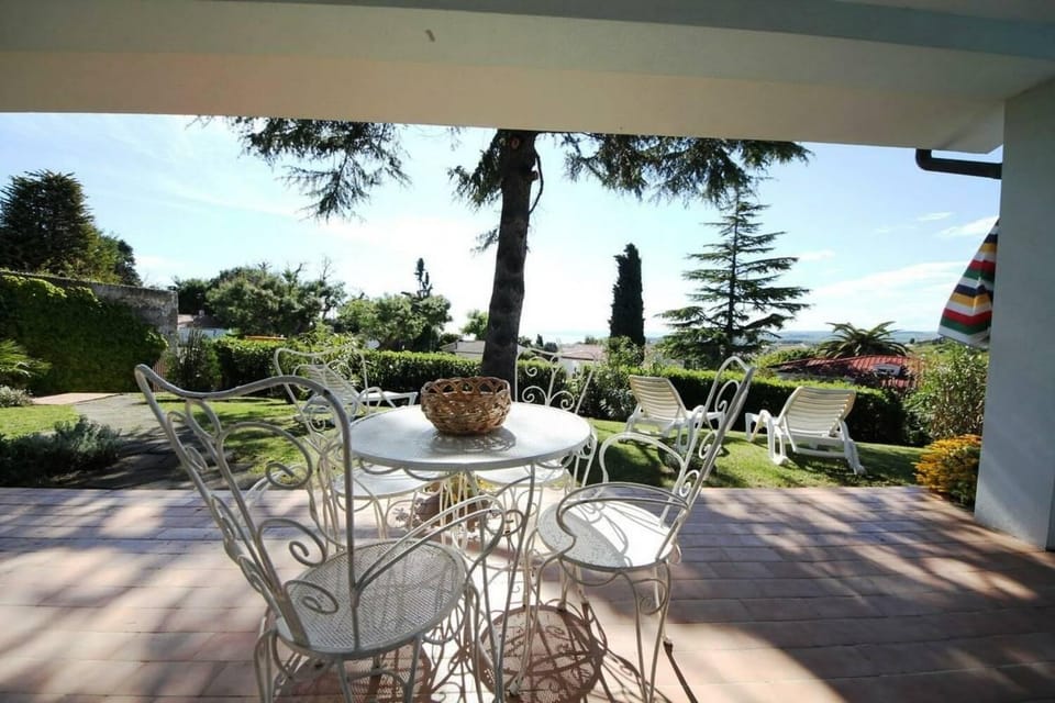 Property building, Garden, Garden view
