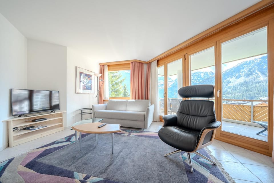 Natural landscape, TV and multimedia, Living room, Mountain view