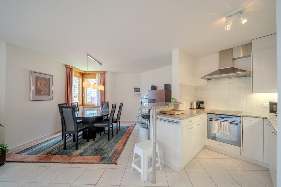 Kitchen or kitchenette, Dining area, dishwasher, oven, stove