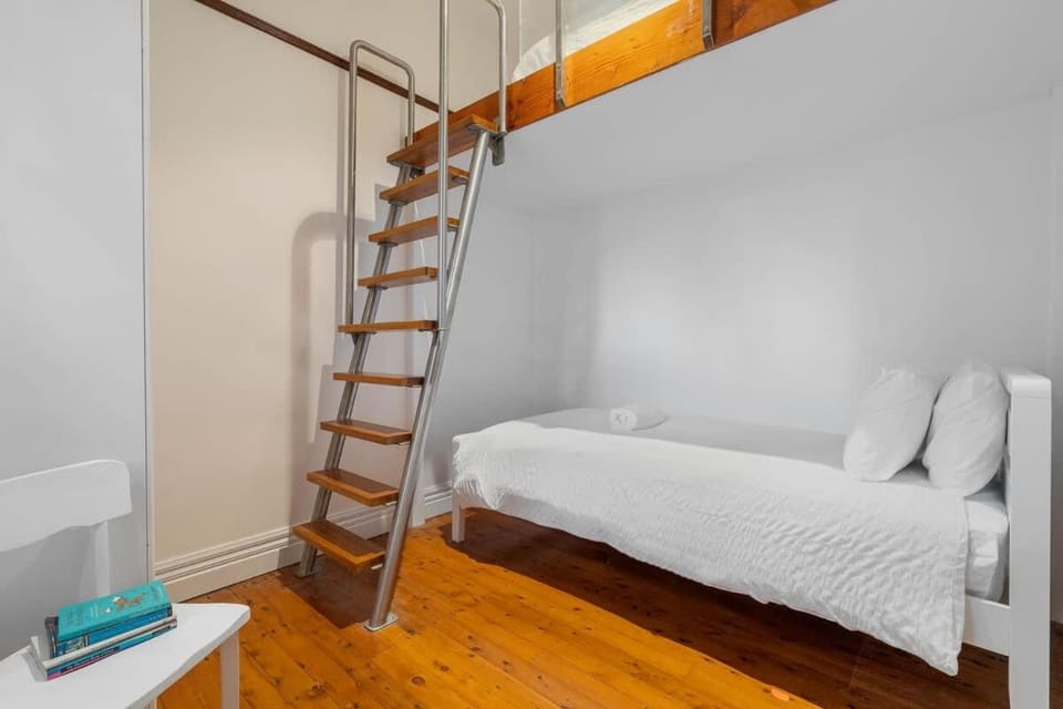 Charming 3 Bedroom Artist House in Mosman House in Sydney