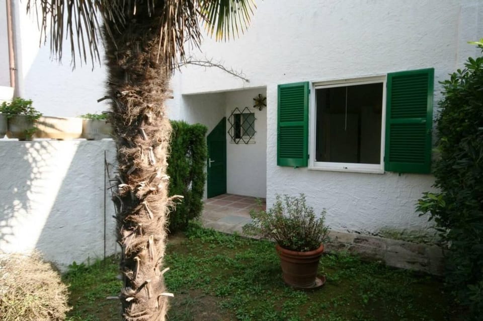 Property building, Garden, Garden view