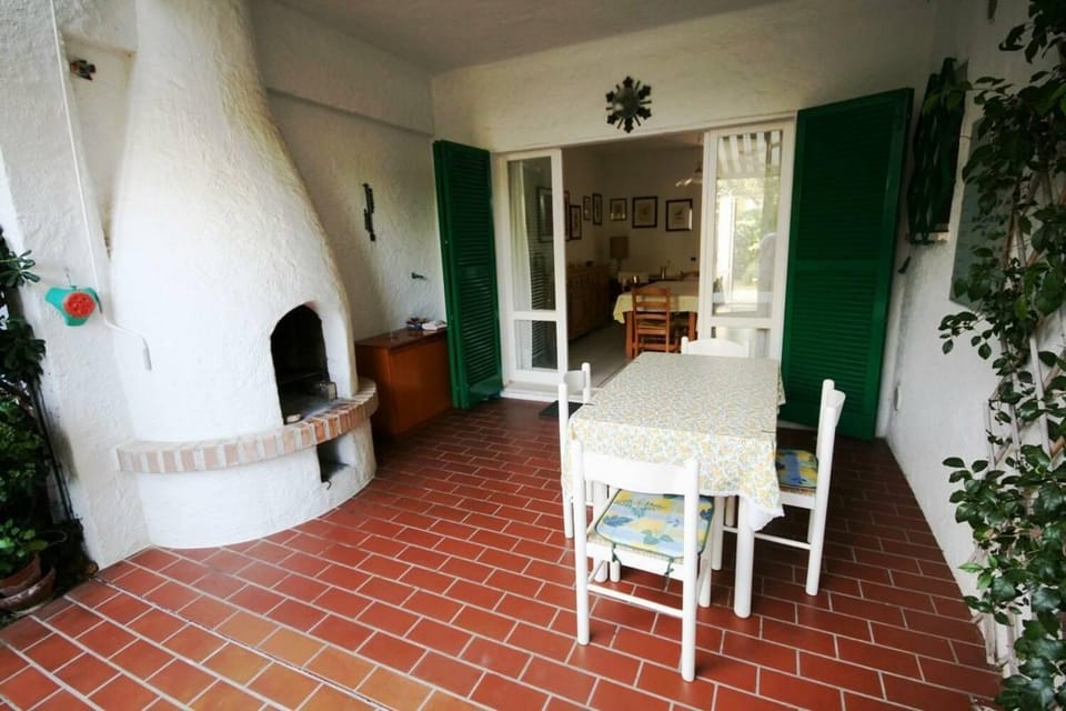 Communal lounge/ TV room, Garden, Garden view