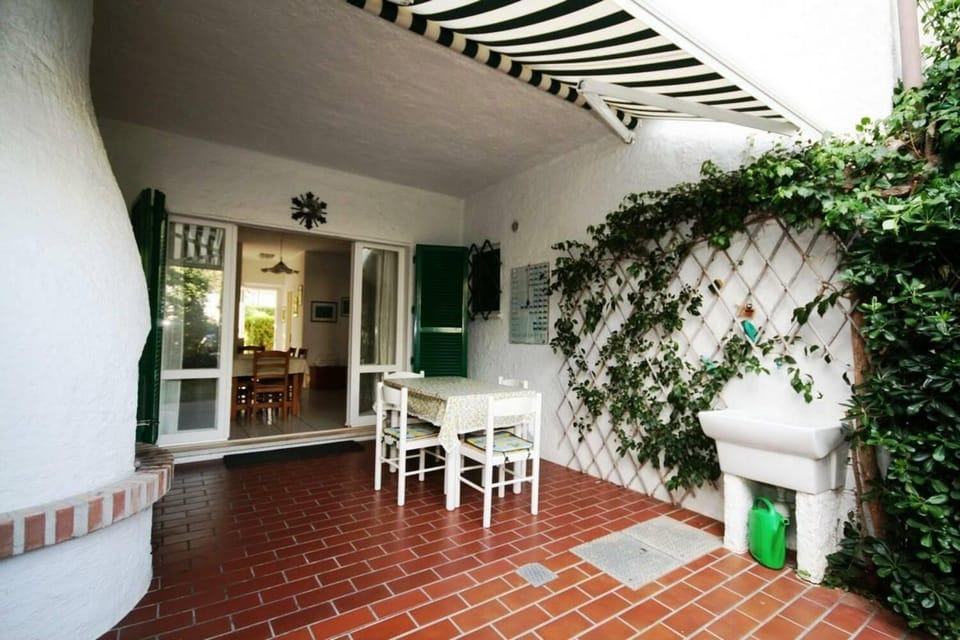 Property building, Garden