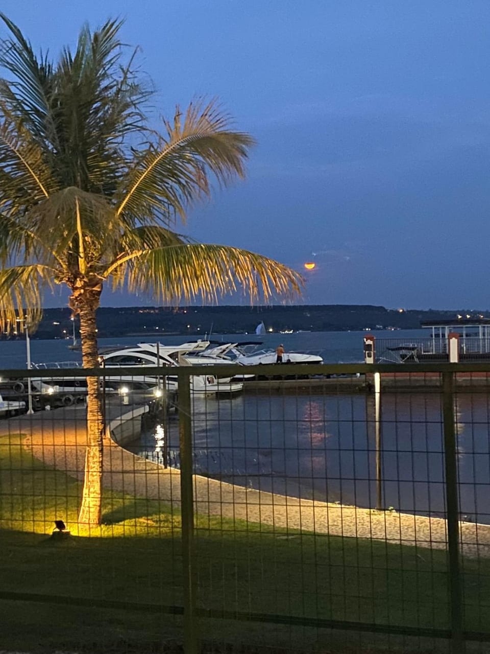 Flat Lake Side Decoração Retrô Apartment hotel in State of Goiás