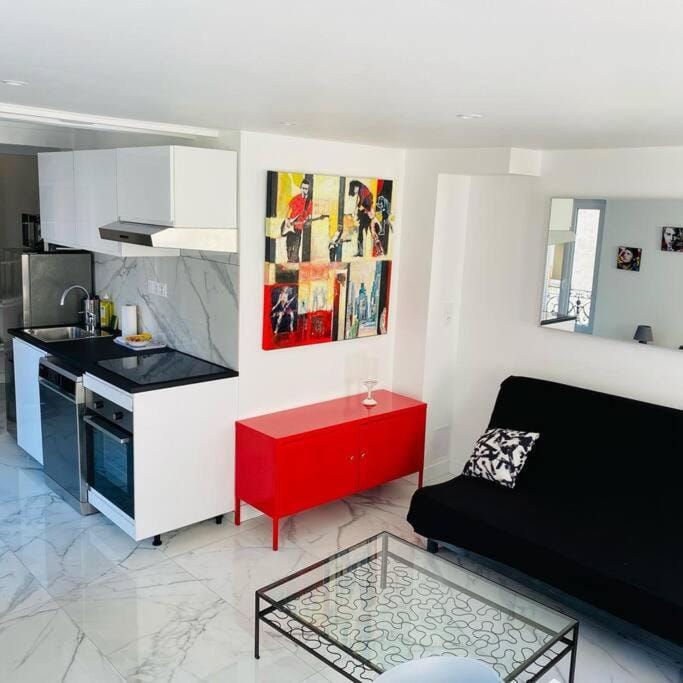 Living room, Seating area, Dining area, pet friendly