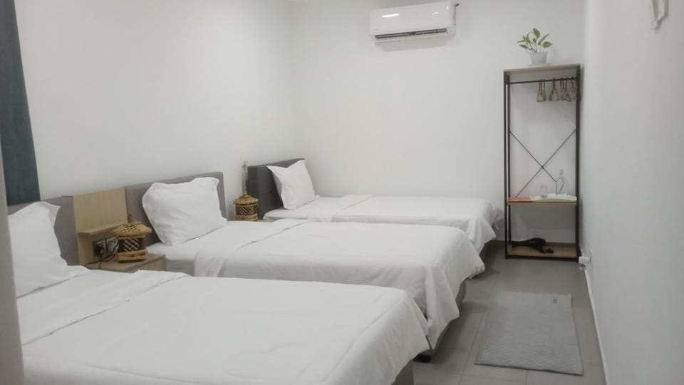 Bed, Photo of the whole room, Bedroom, air conditioner