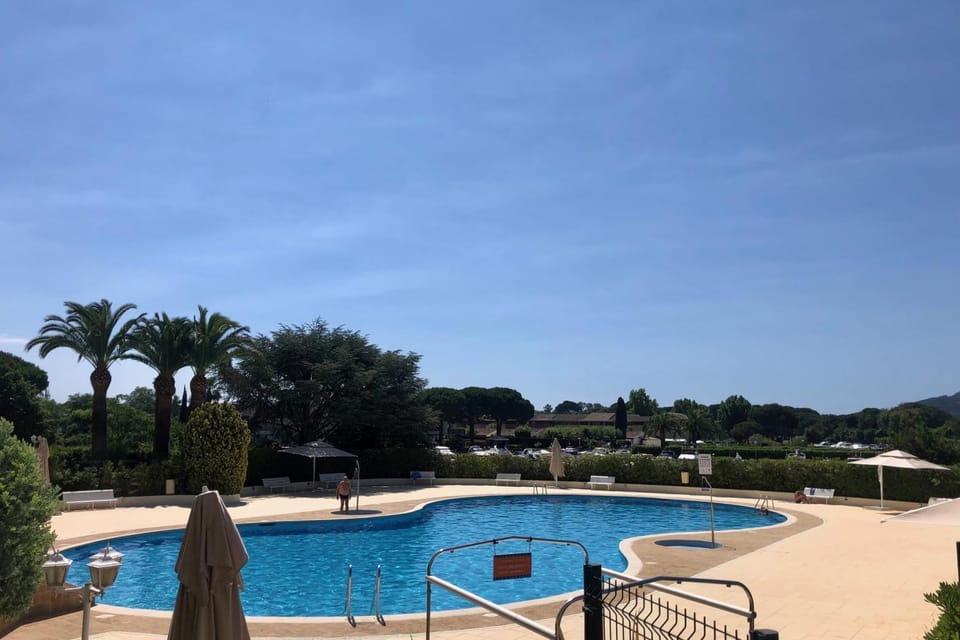 Cosy family nest with balcony and shared pool Apartment in Mandelieu-La Napoule