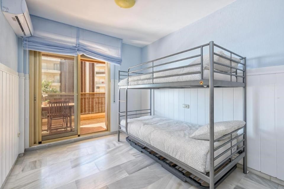 Bed, Photo of the whole room, Bedroom, bunk bed, air conditioner