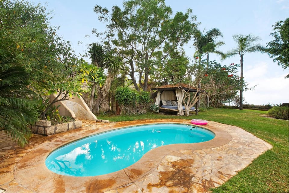 Property building, Swimming pool