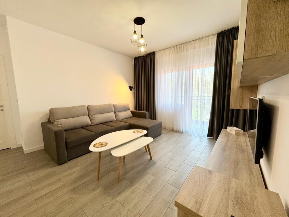 Bed, TV and multimedia, Living room