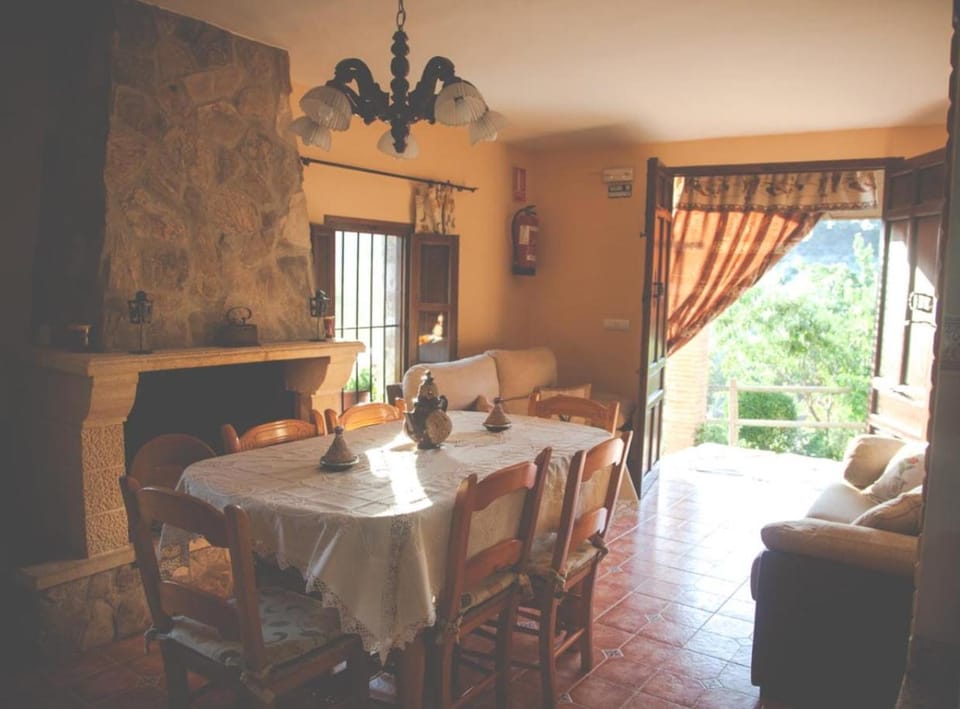 CORTIJO COLOMO Chalet in Andalusia