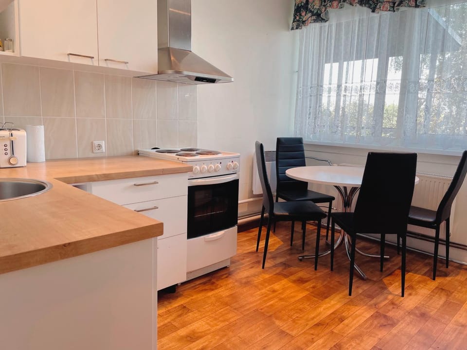 Communal kitchen, kitchen