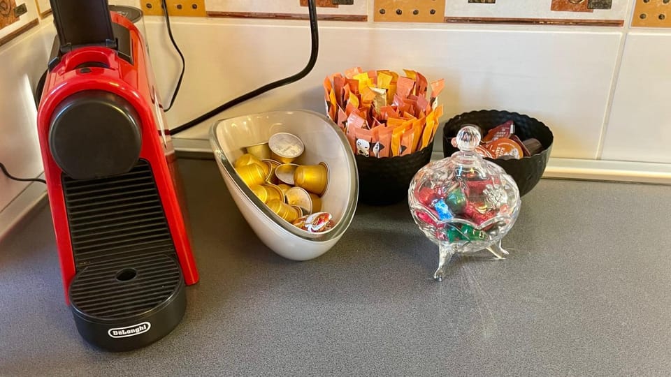 Kitchen or kitchenette, Food and drinks