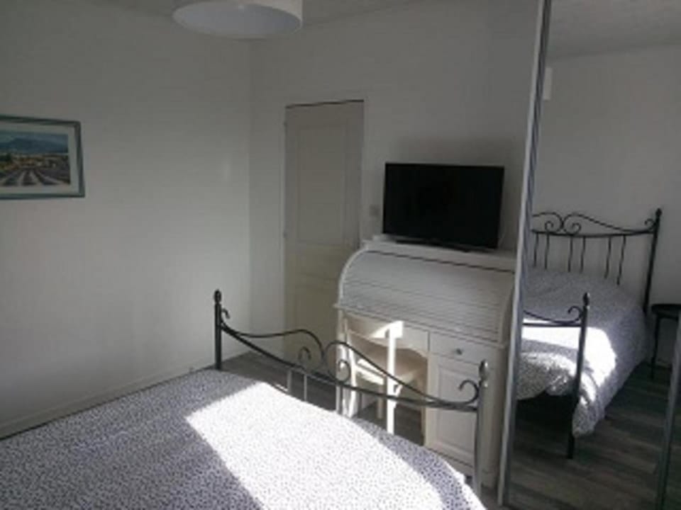 Photo of the whole room, Bedroom, Breakfast