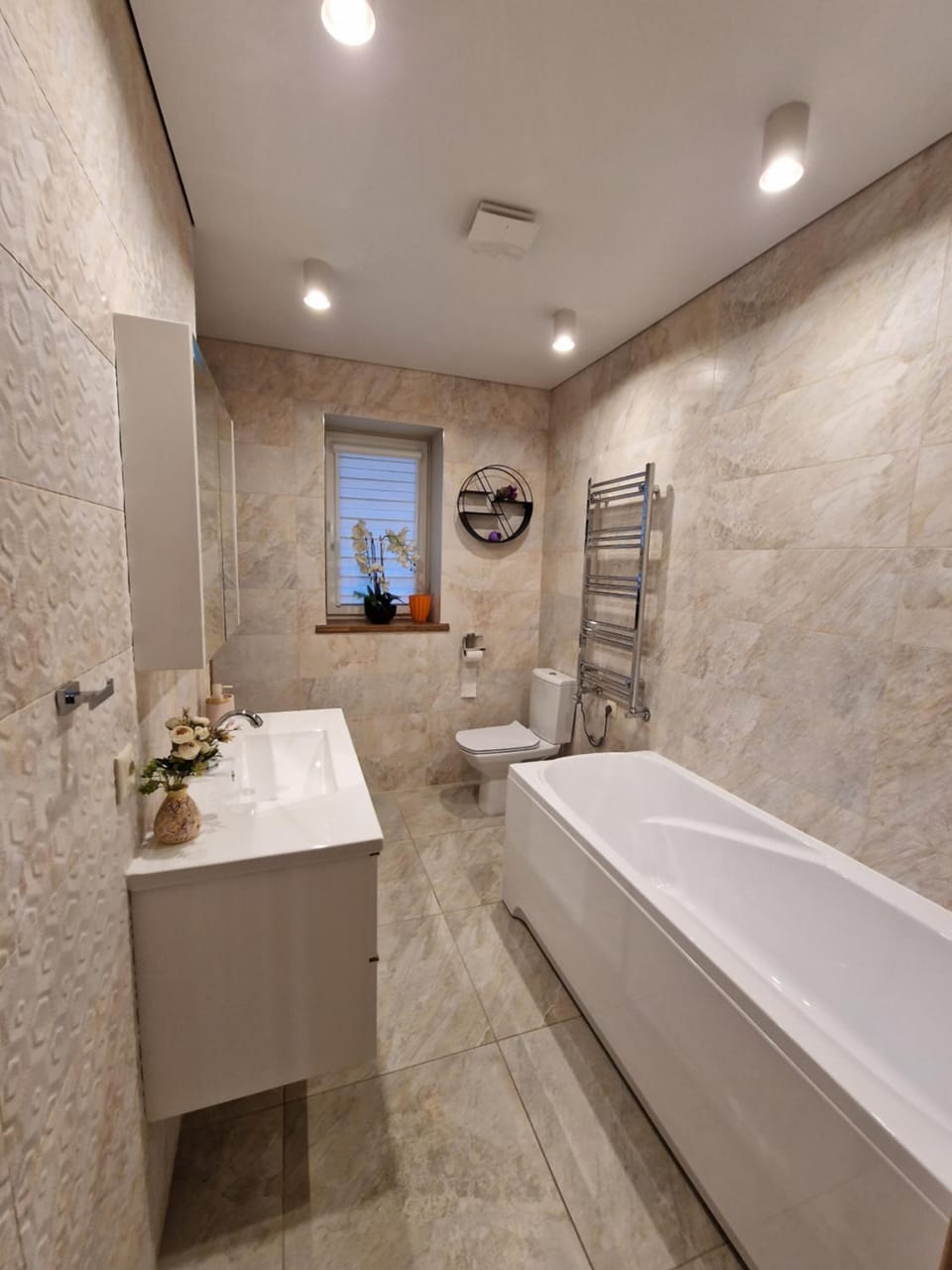 Bathroom, Bath, towels