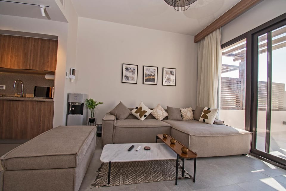 Kitchen or kitchenette, Living room, Seating area