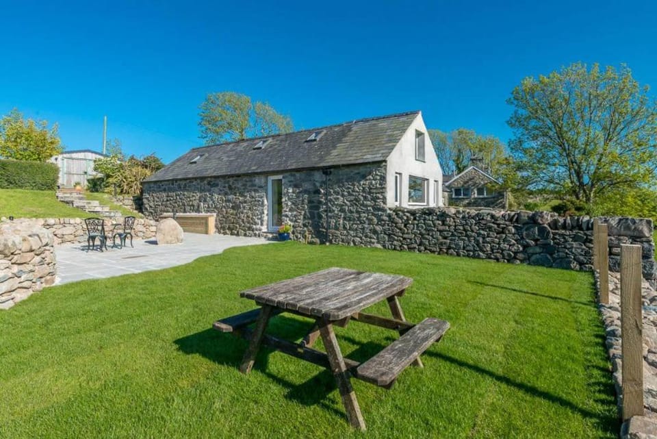 Property building, Garden, Garden view