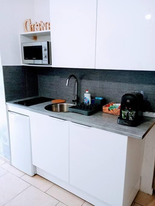 Studio cosy proche gare. Apartment in Perpignan
