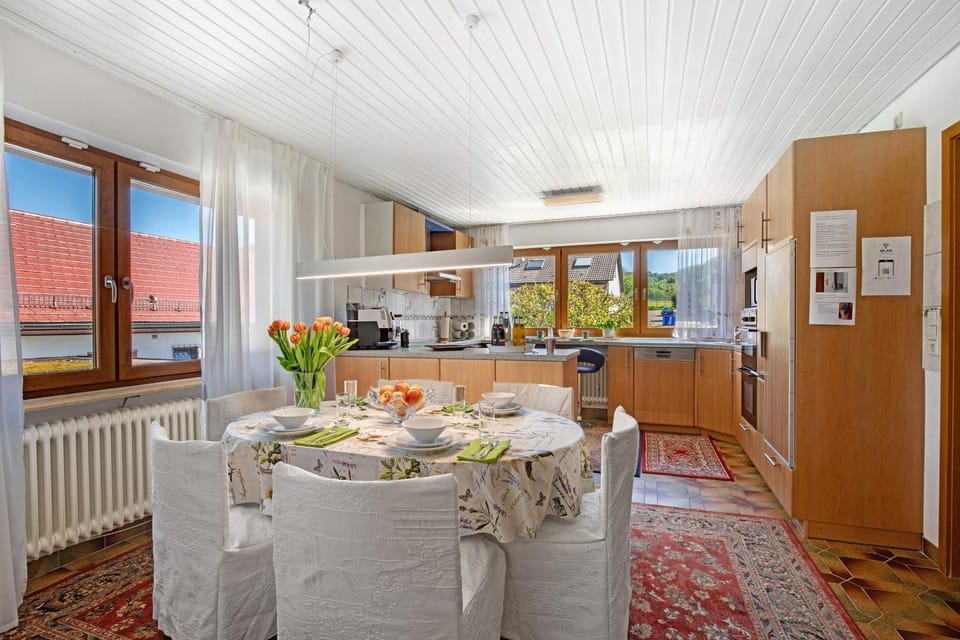 Property building, Kitchen or kitchenette, Living room