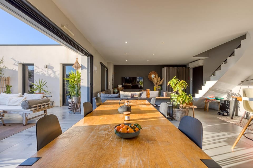 Property building, Living room