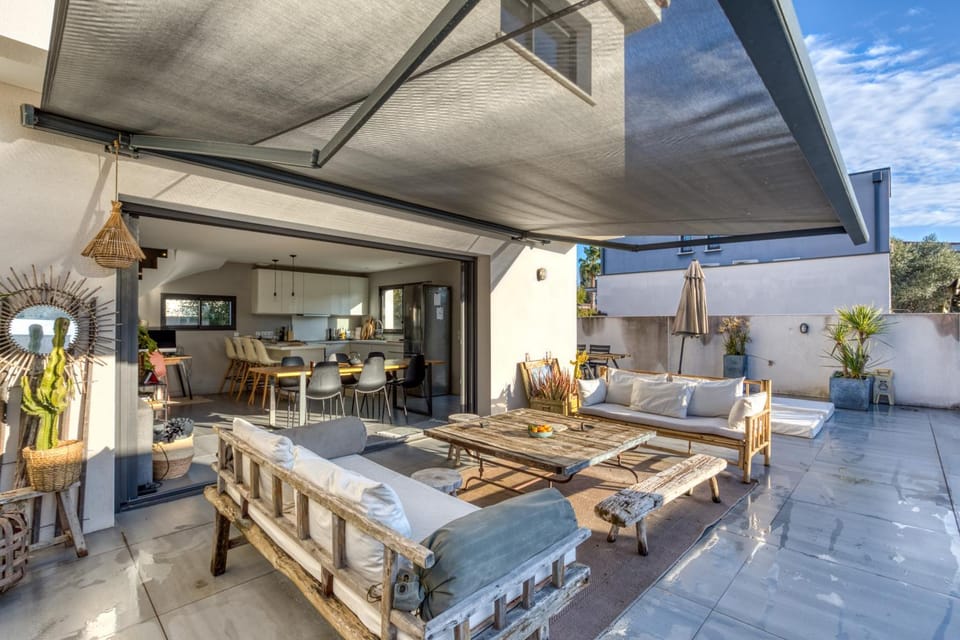 Property building, Living room