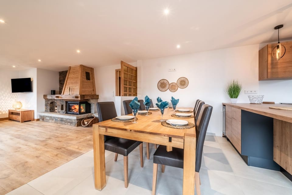 Property building, Kitchen or kitchenette, Living room