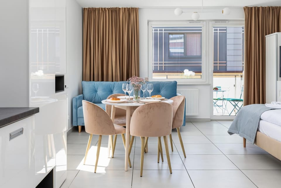 Living room, Photo of the whole room, Dining area