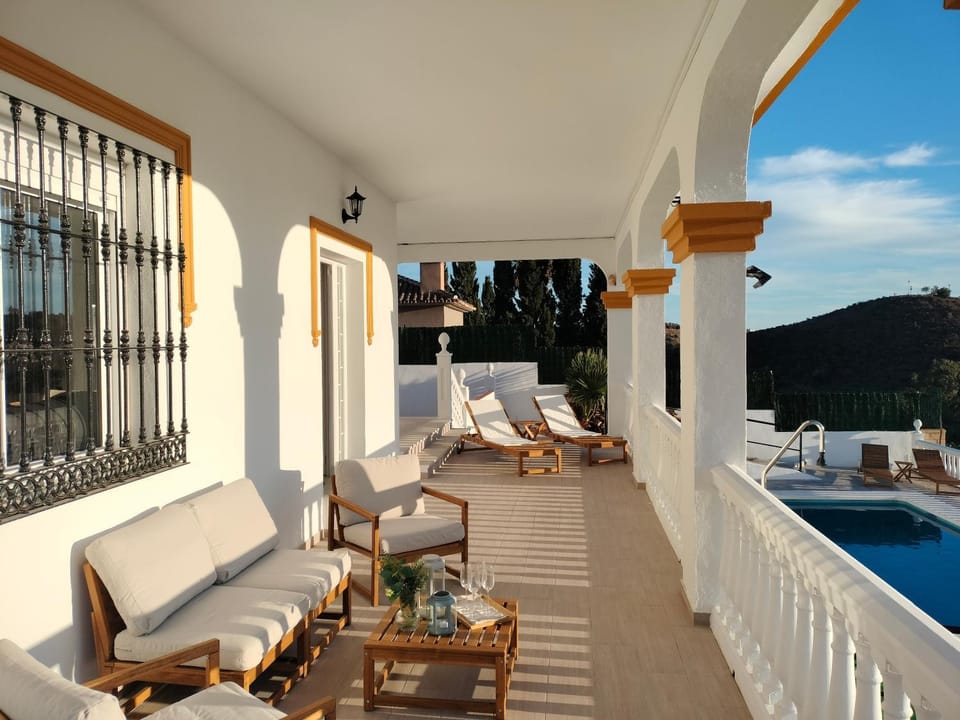 Balcony/Terrace, Pool view, Swimming pool, sunbed