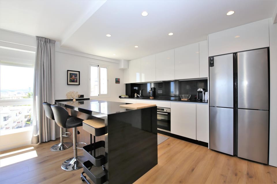 Kitchen or kitchenette, Dining area, dishwasher, minibar, pet friendly, stove